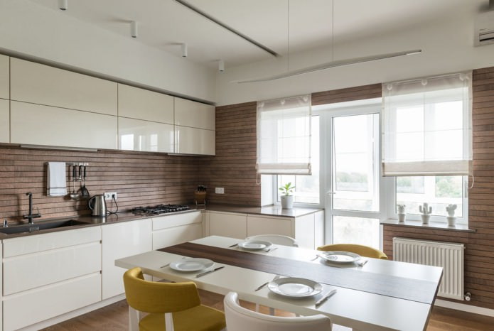 lamellenwandbekleding in het interieur van een moderne keuken