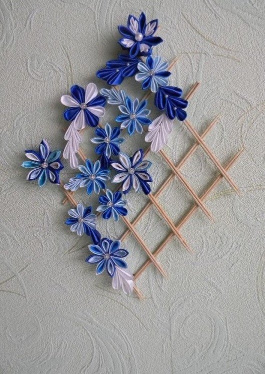 wandpaneel van kanzashi in het interieur