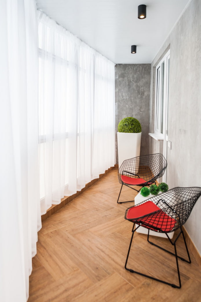 decoratieve gipswanddecoratie op balkon