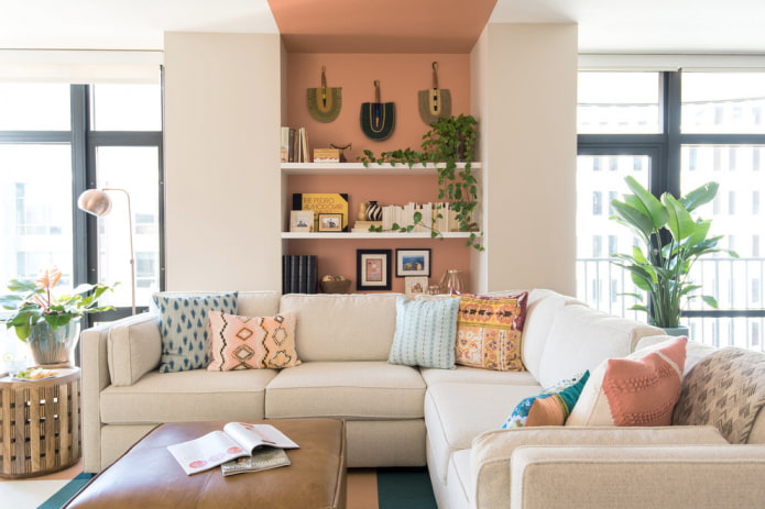 perzikkleurige woonkamer