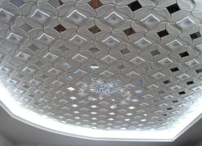 schuimtegels aan het plafond