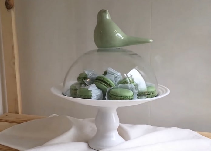 cloche met vogel