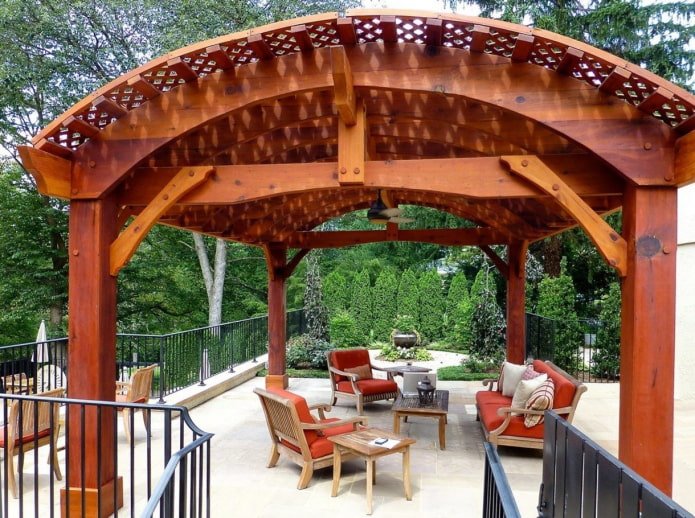 pergola met een rond dak