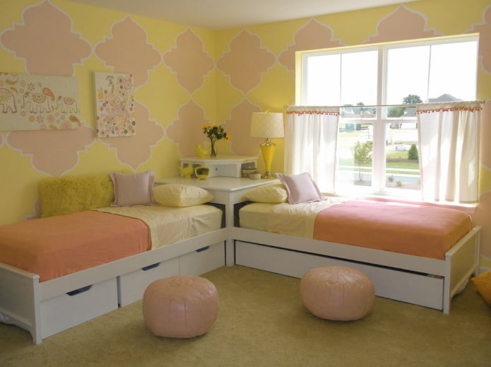 peach-yellow wallpaper