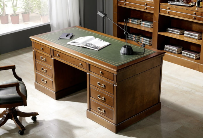 bureau met stof aan de binnenkant