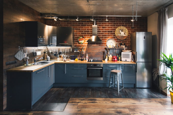 gecombineerde vloer in het keukeninterieur