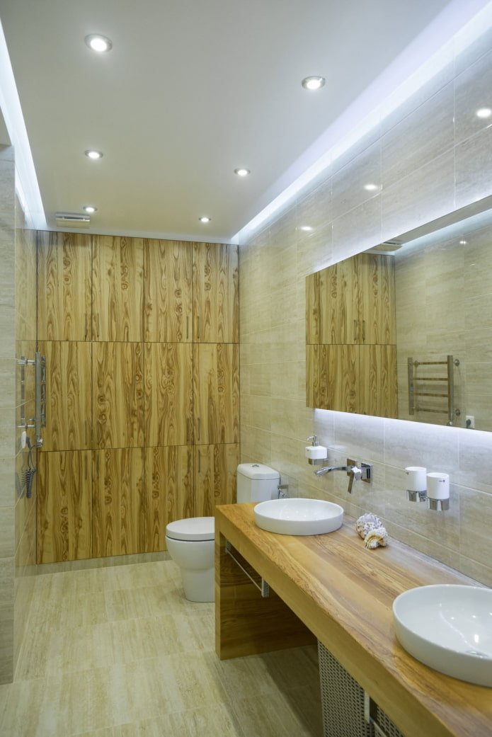 houten tegels in het toiletinterieur