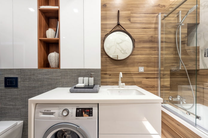 wandtegels met houtlook in de badkamer
