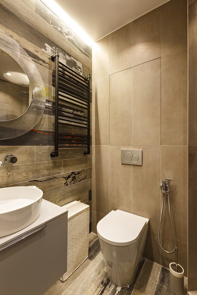 verborgen kast in het toiletinterieur