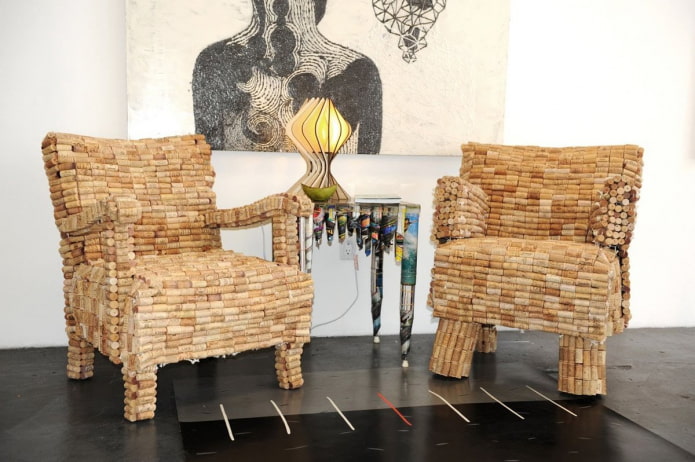 fauteuil afwerken met wijnkurken