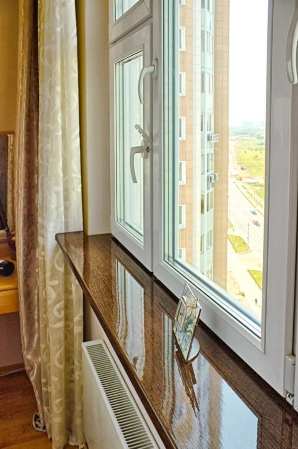 glanzende vensterbank