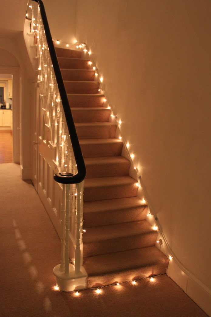 trappenhuis met verlichting