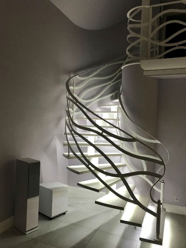 trap met achtergrondverlichting