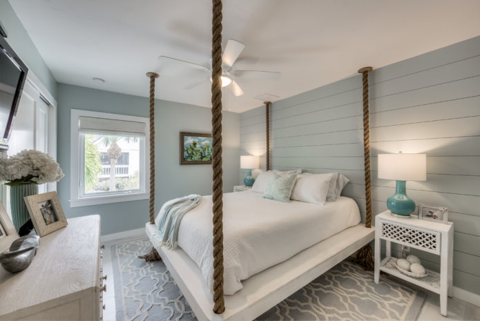 bed aan touwen in het interieur