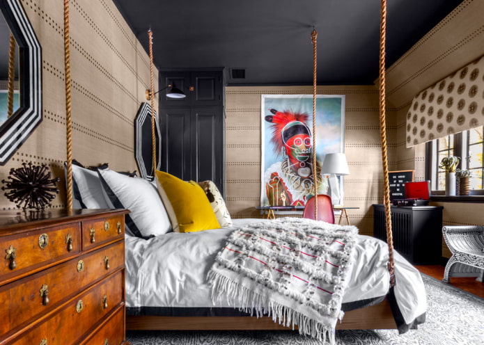bed aan touwen in het interieur