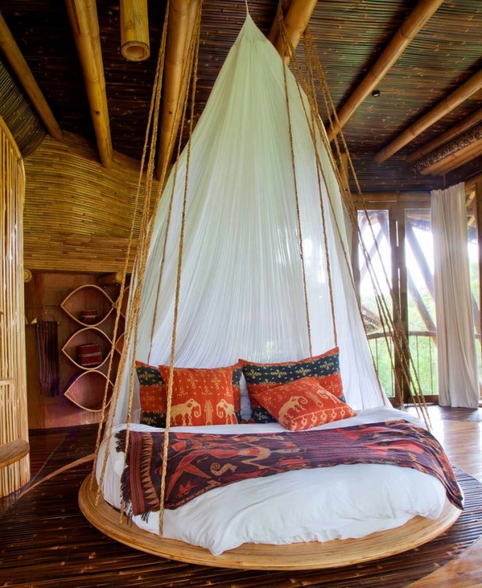 rond hangbed in het interieur