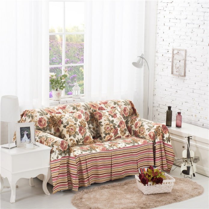 deken met patroon voor een bank in het interieur