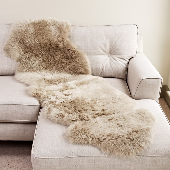 bankcape in de vorm van een huid in het interieur