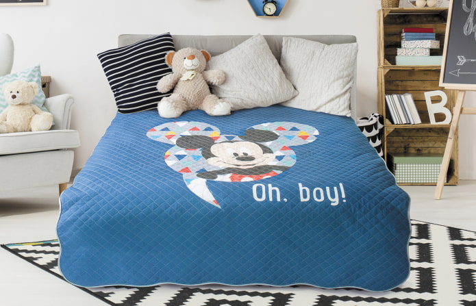 sprei voor een bank in het interieur van een kinderkamer