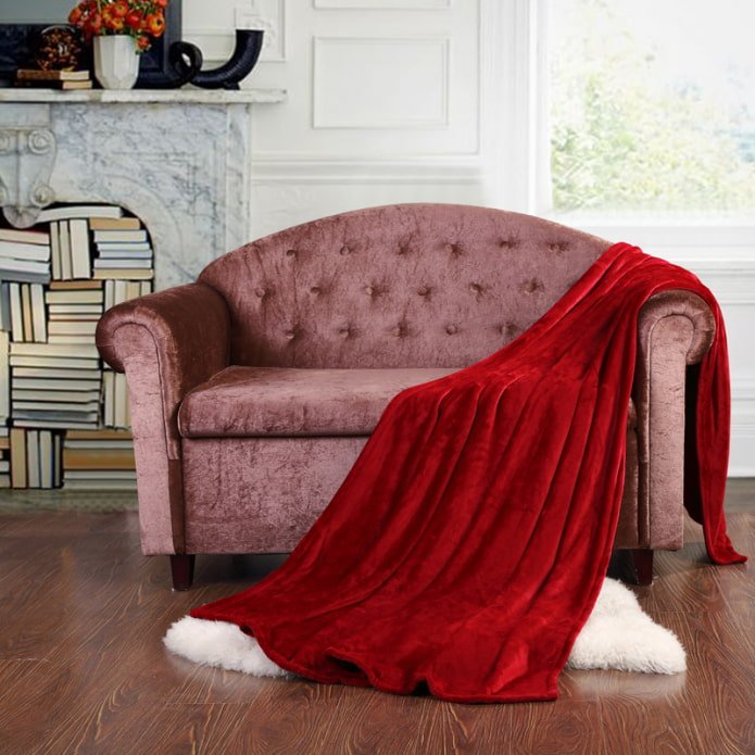 sprei voor een bank in het interieur