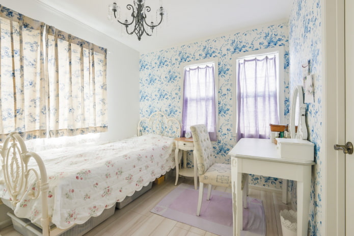 bed met sprei in Proven?aalse stijl