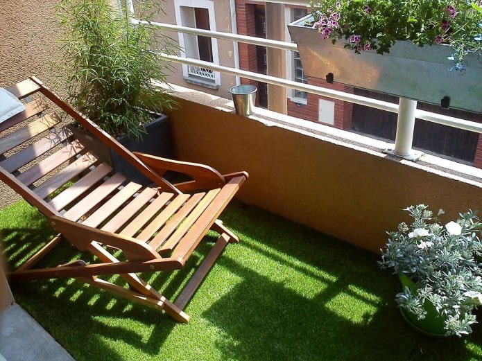 kunstgras op het balkon