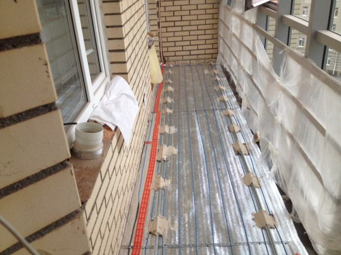 verwarmde vloer op het balkon