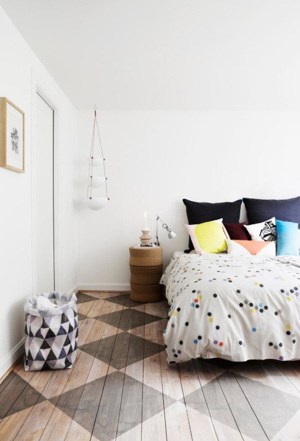 geverfde houten vloer in het interieur