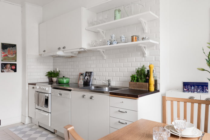 planken in het interieur van de keuken in Scandinavische stijl