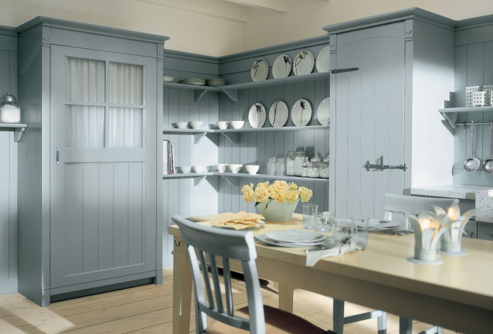 planken in het interieur van de keuken in de Proven?aalse stijl