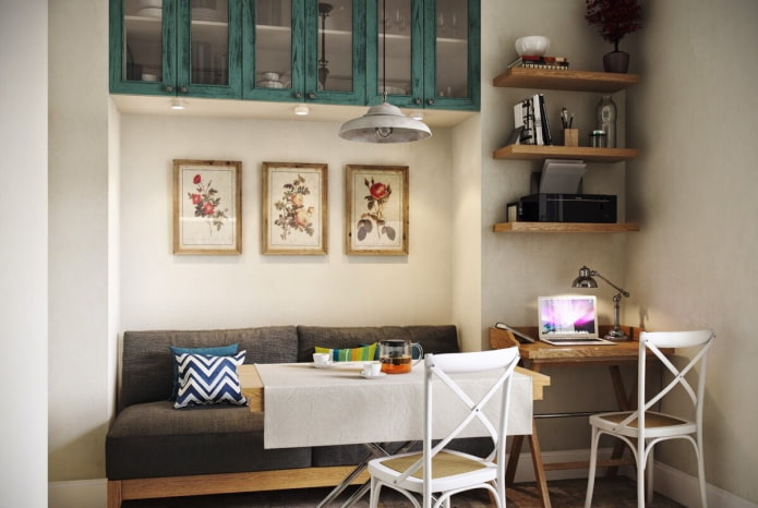 planken boven de bank in het keukeninterieur