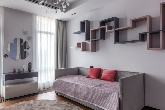 planken boven het bed in het interieur van een kinderkamer kamer