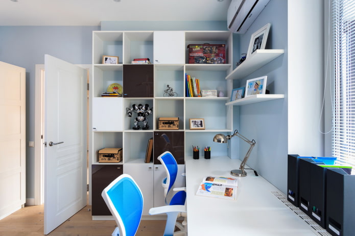 plank in het interieur van een kinderkamer
