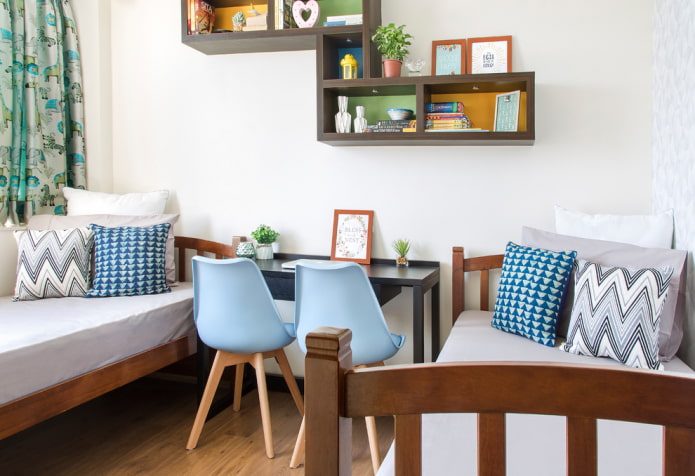 open planken in het interieur van de kinderkamer