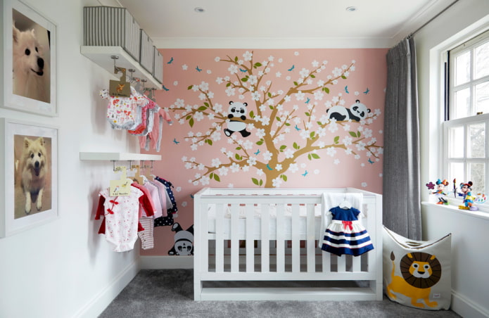 planken voor spullen in de kinderkamer