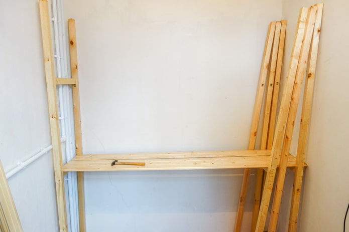 De plank plaatsen