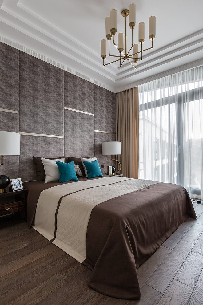 plafond met meerdere niveaus