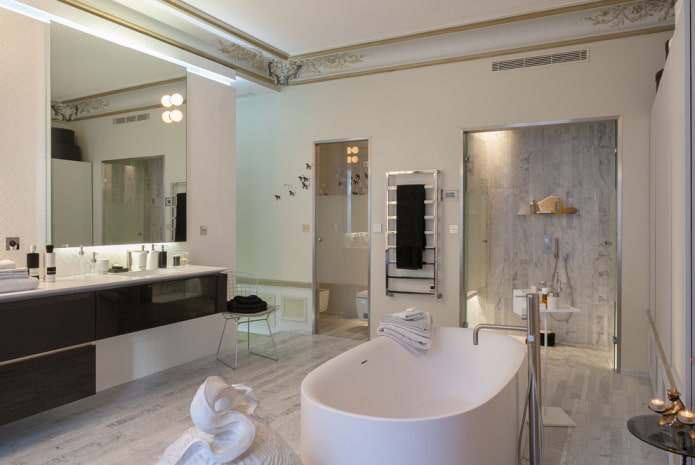 plafondlijsten in de badkamer