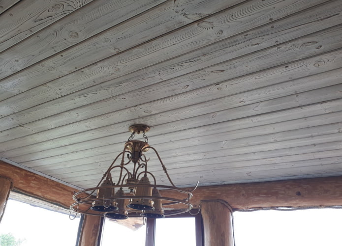 geborsteld plafondpaneel