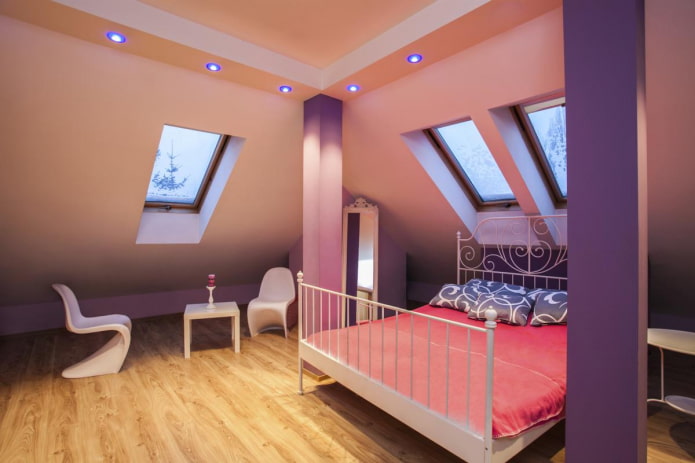 gipsplaatplafond in de slaapkamer op zolder