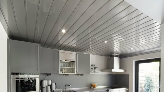 aluminium plafondpanelen in de keuken