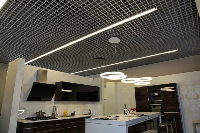 grilyato plafond in het keukeninterieur