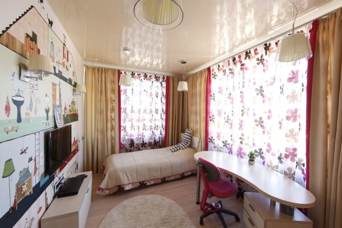 glanzend spanplafond in de kinderkamer