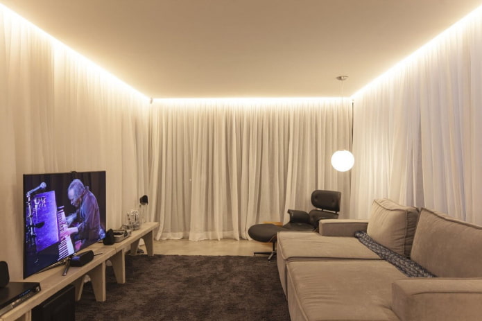 zwevend plafond in het interieur van de hal