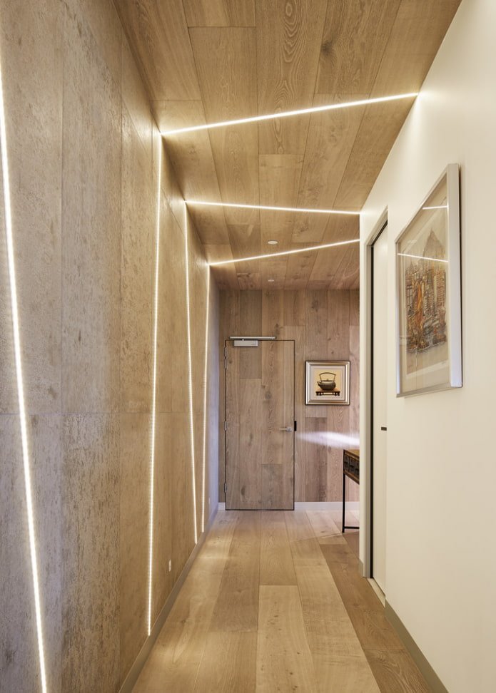 houten plafond in de gang