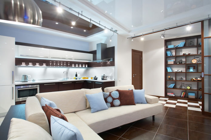 spanplafond in het interieur van de woonkeuken