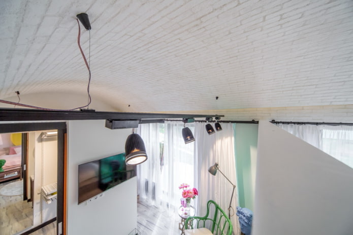 wit bakstenen plafond