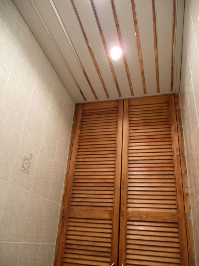 lamellenconstructie in de badkamer