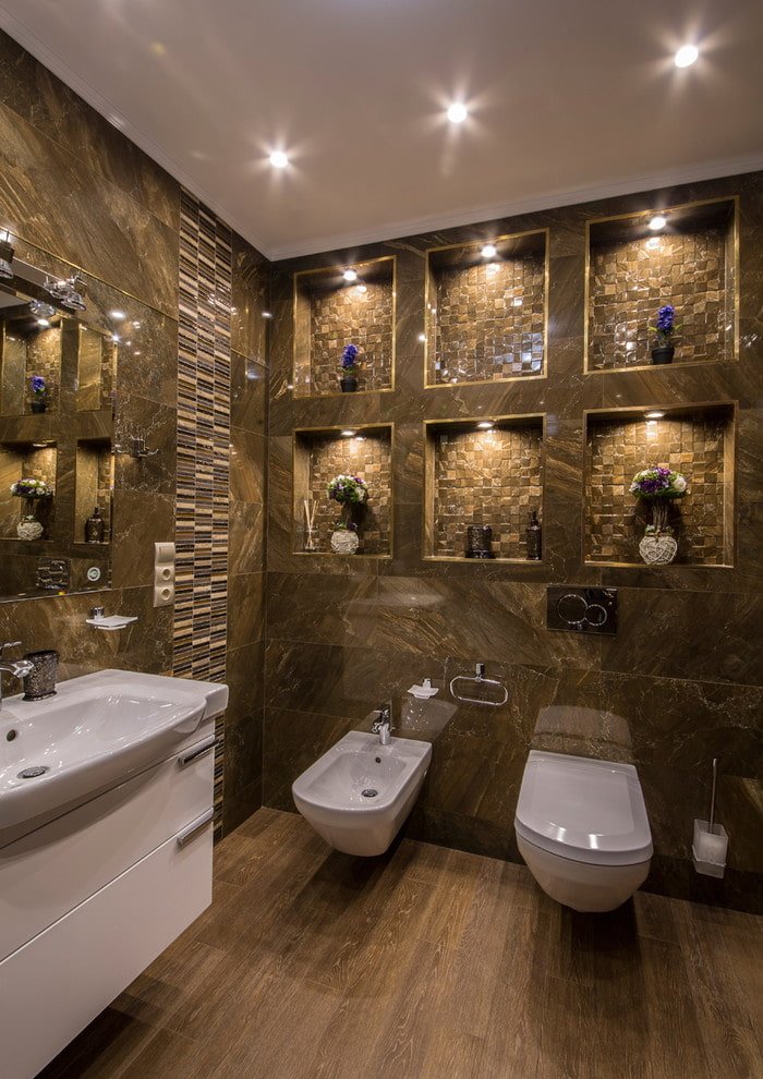 plafond met spots in de badkamer