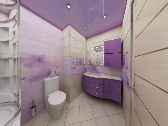 lila plafond in het interieur van de badkamer